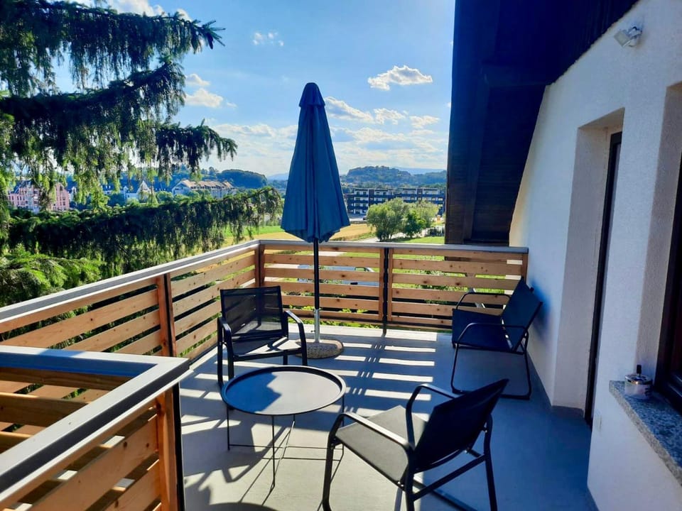 View (from property/room), Balcony/Terrace, City view, Garden view, Mountain view
