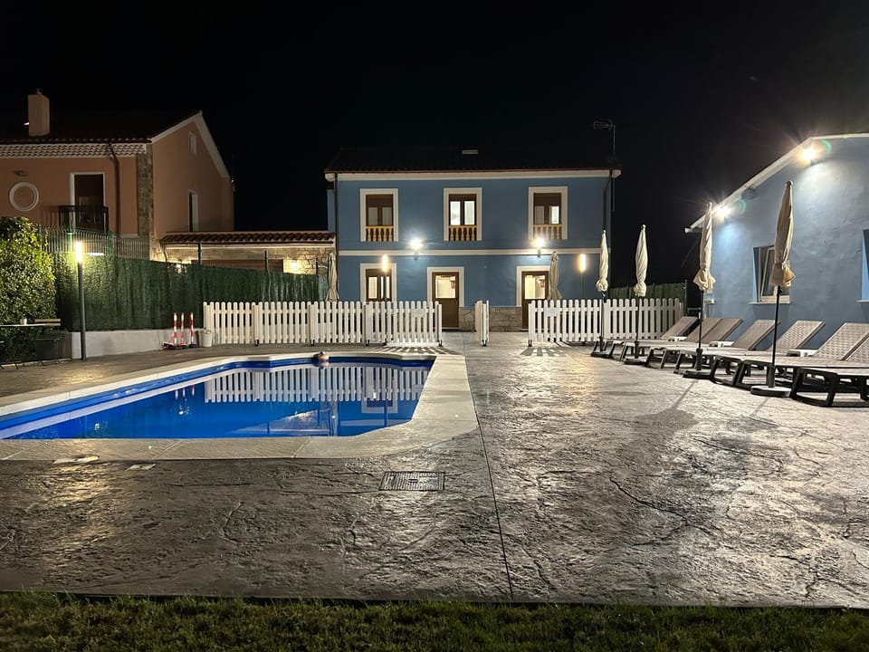 Swimming pool, Swimming pool