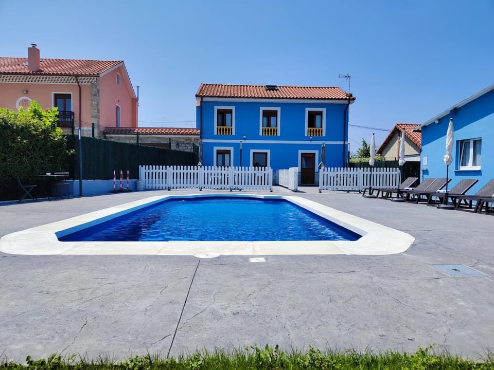 Coffee/tea facilities, Pool view, Swimming pool