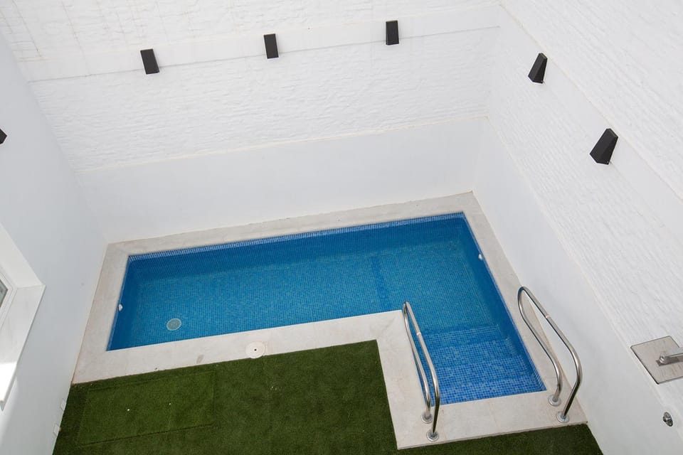 Pool view, Swimming pool