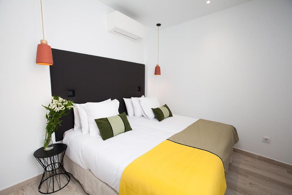 Bed, Photo of the whole room, Bedroom, air conditioner