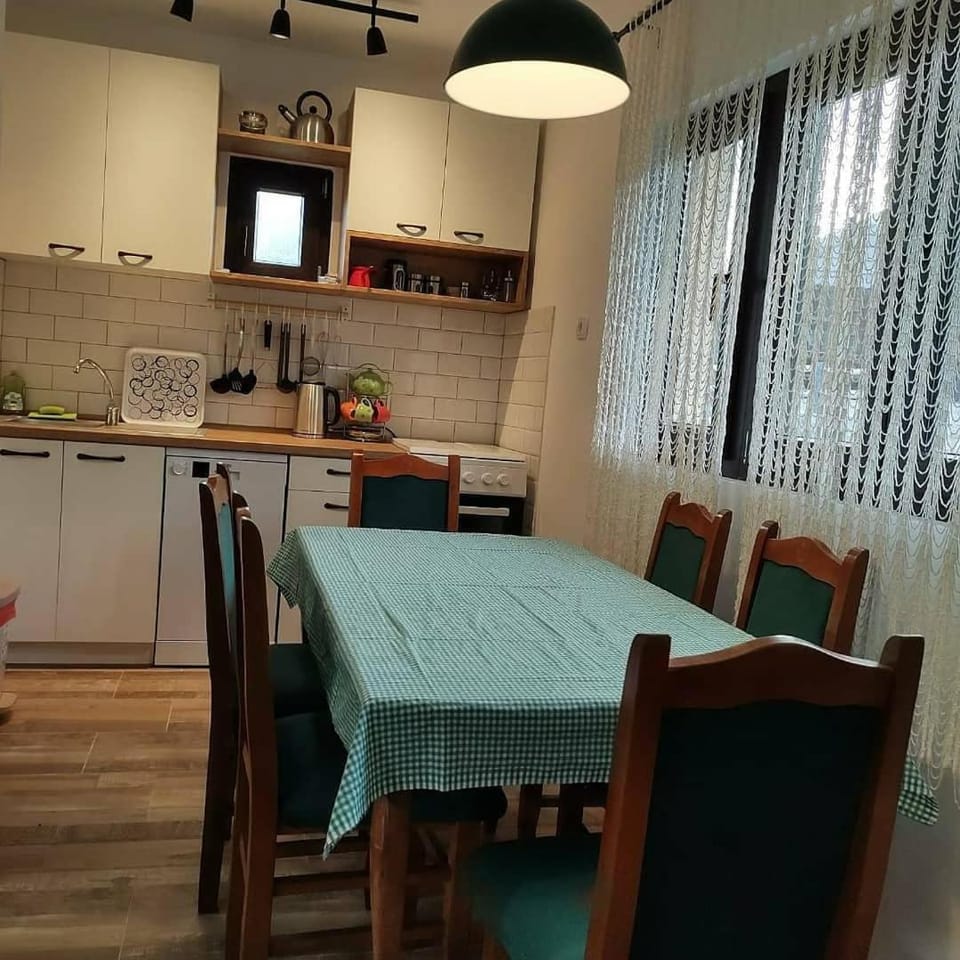 Dining area, Communal kitchen