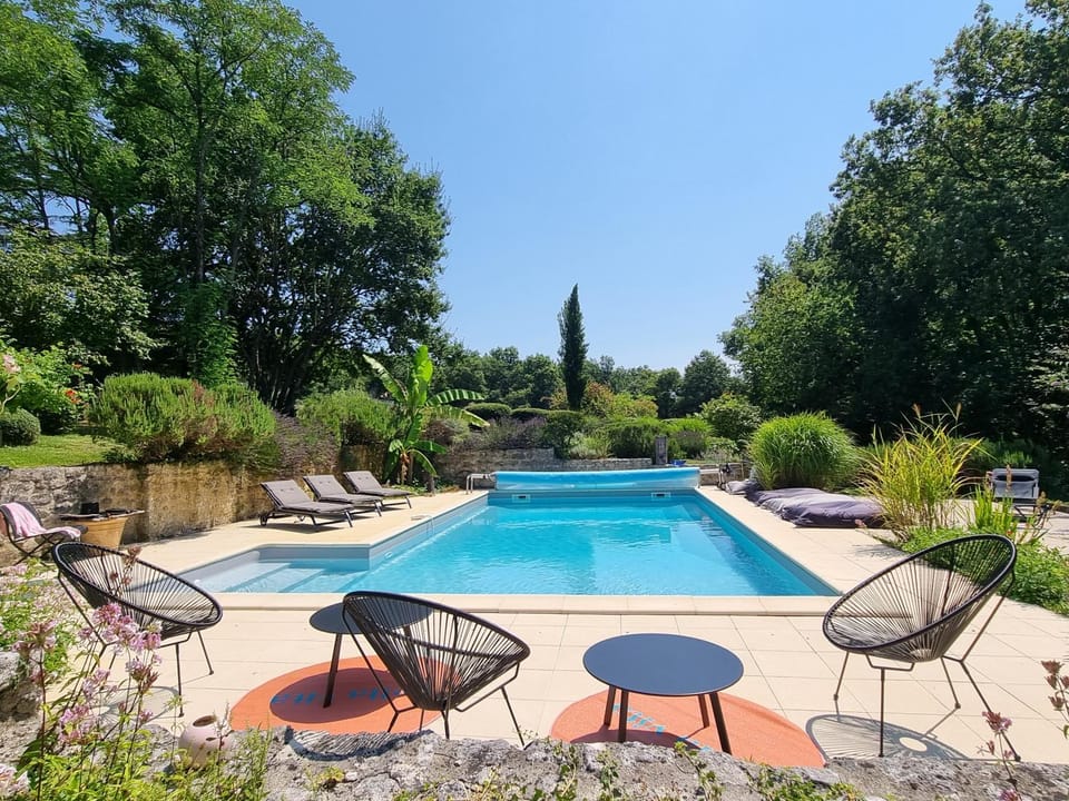 Garden view, Garden view, Pool view, Swimming pool, Swimming pool, sunbed