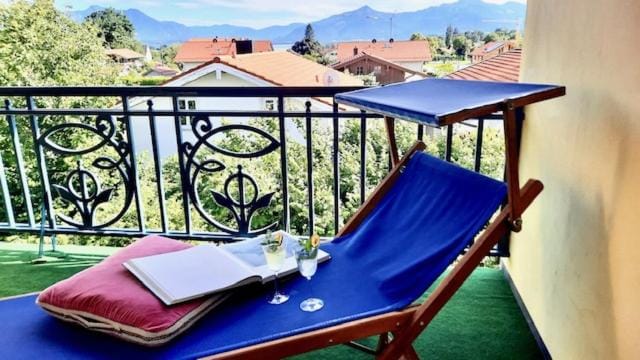 Balcony/Terrace, Mountain view, sunbed