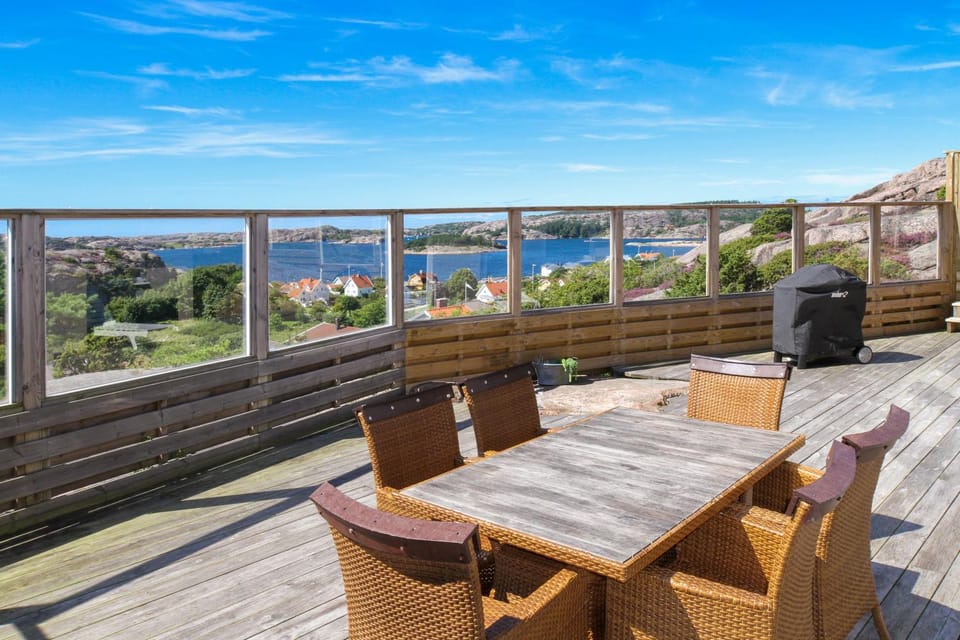 Balcony/Terrace, Seating area, Dining area, Sea view