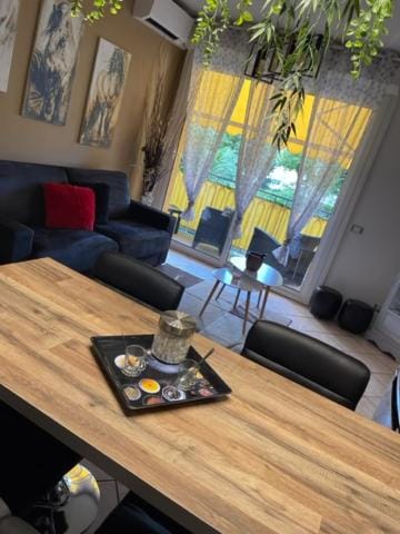Balcony/Terrace, Living room, Dining area, air conditioner