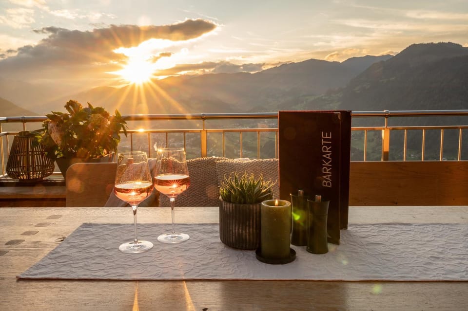 Restaurant/places to eat, Mountain view, Drinks, Sunset