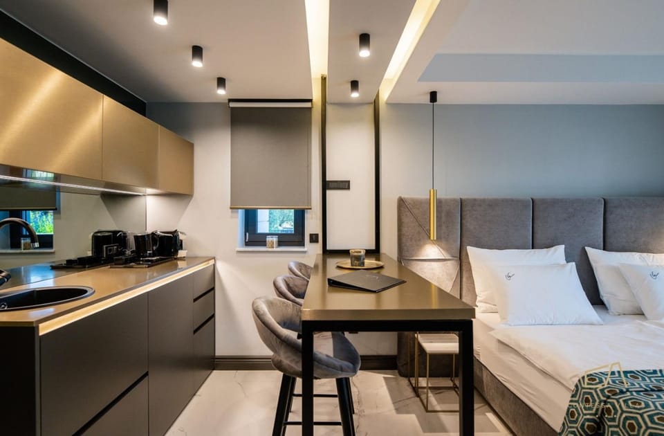 Kitchen or kitchenette, Bedroom