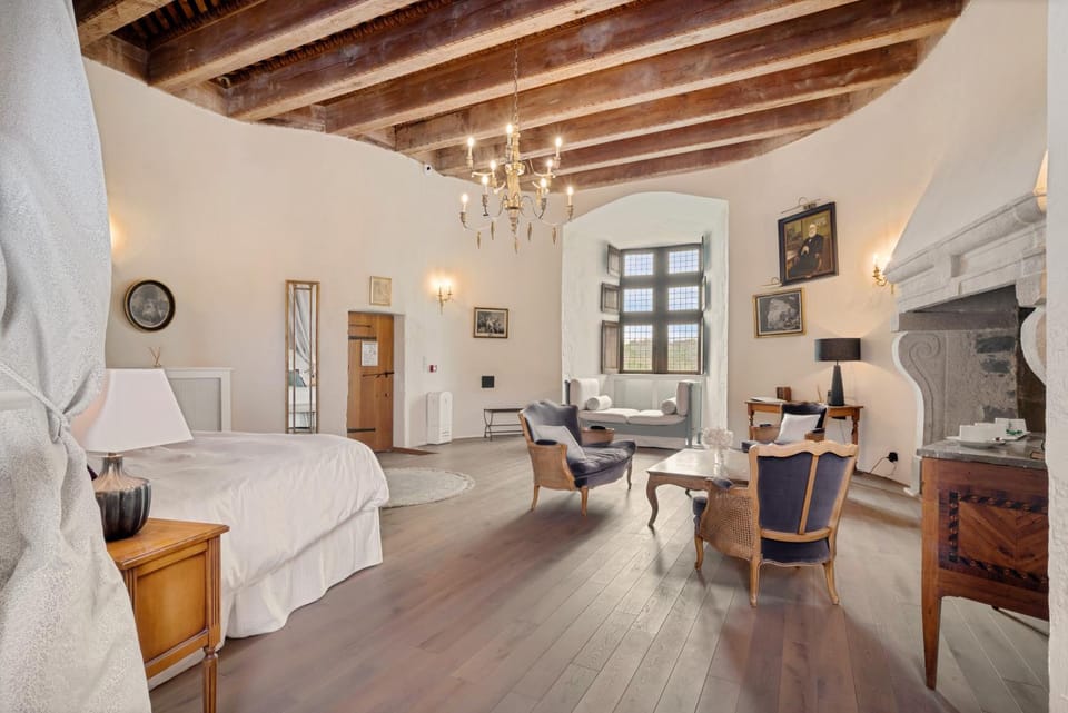 Château de Saint Vidal Hotel in Auvergne-Rhône-Alpes