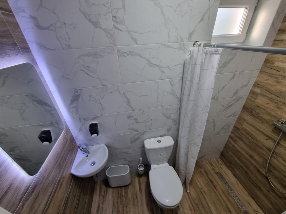 Shower, Toilet, Bathroom
