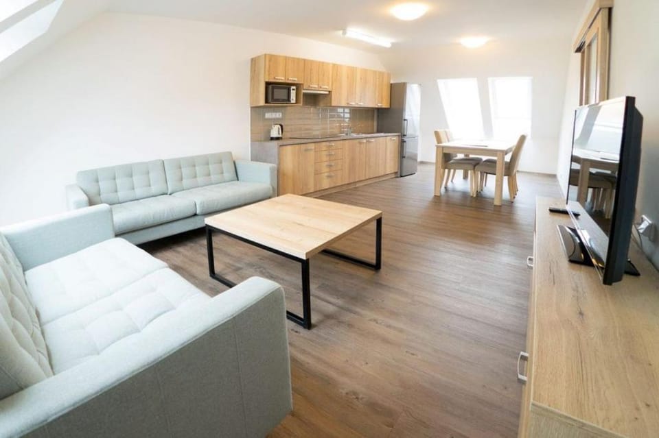 Kitchen or kitchenette, Seating area