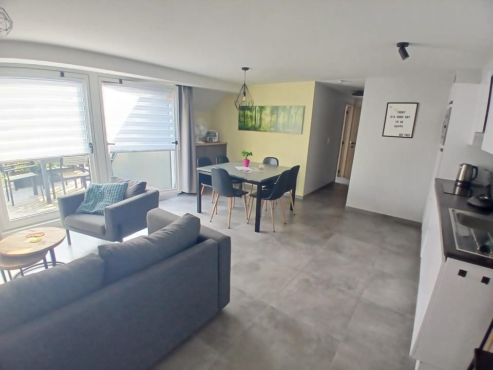 Seating area, Dining area