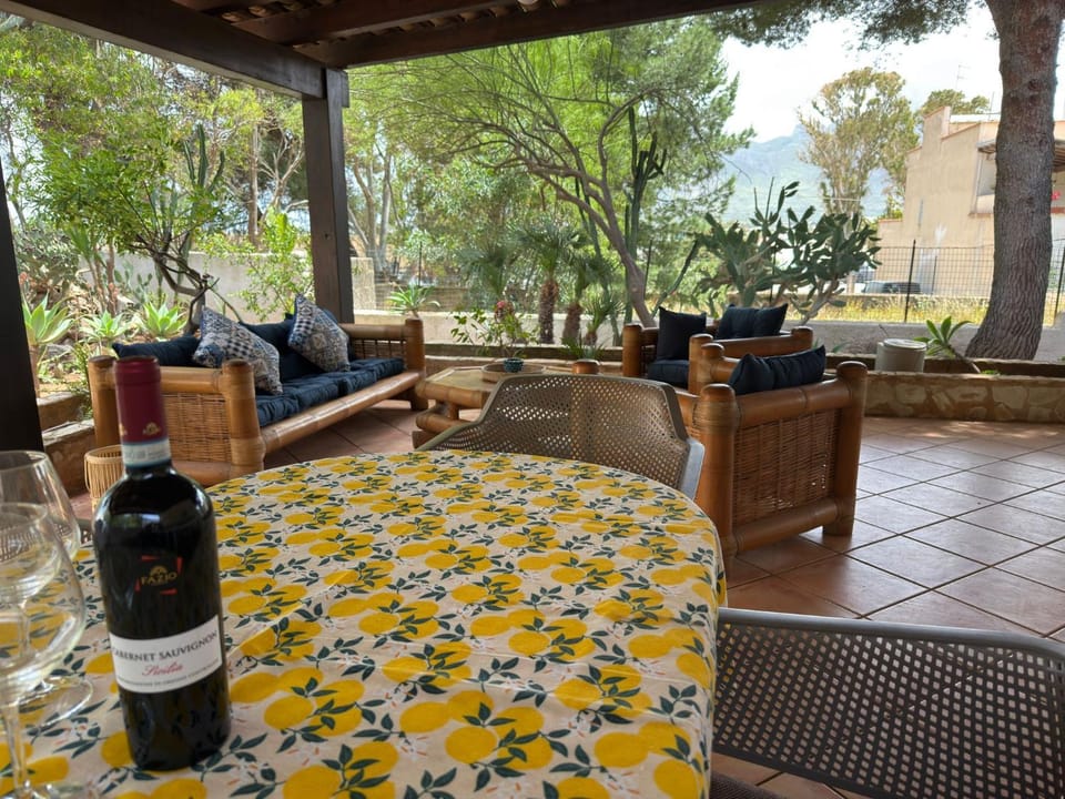 Patio, Garden, Dining area