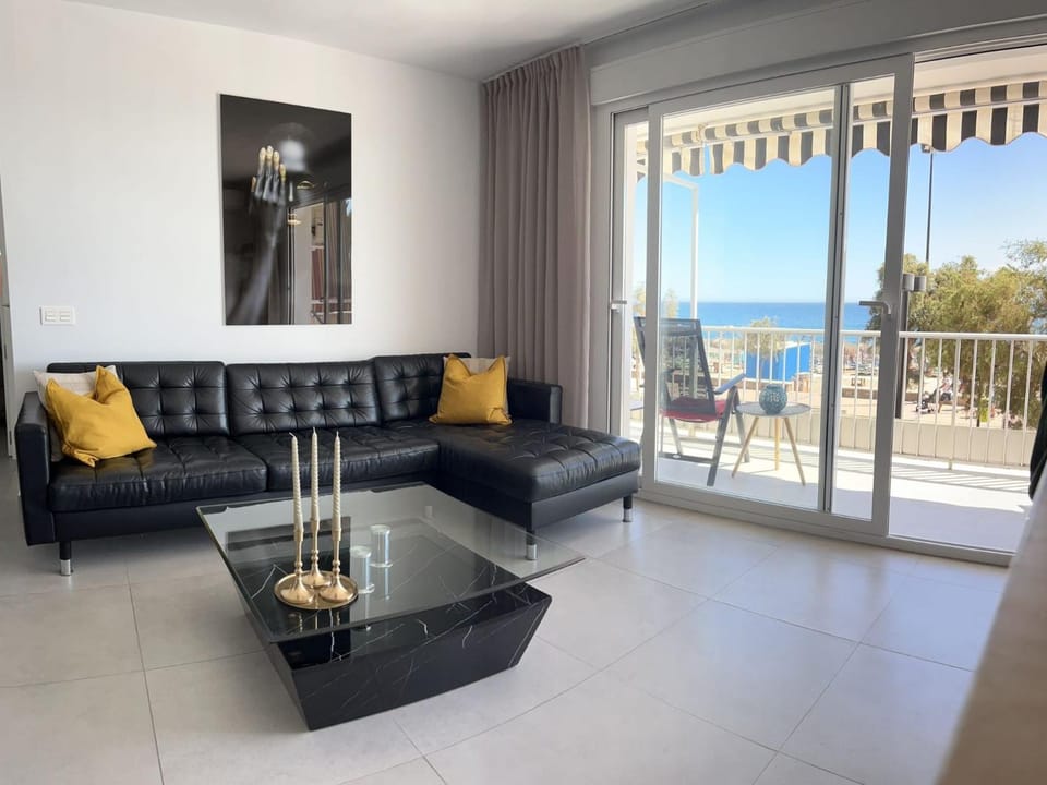 Balcony/Terrace, Living room, Seating area, Sea view