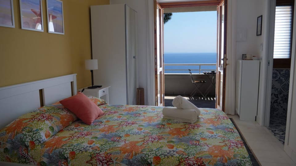 Bed, Photo of the whole room, Bedroom, Sea view