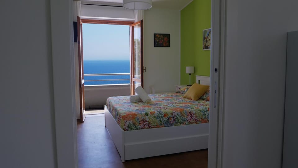 Bed, Photo of the whole room, Bedroom, Sea view