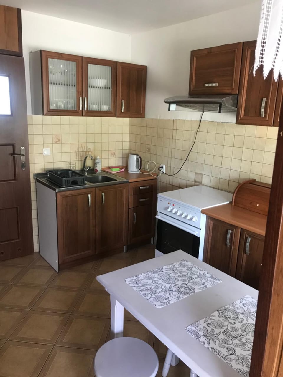 Kitchen or kitchenette, Dining area, Communal kitchen