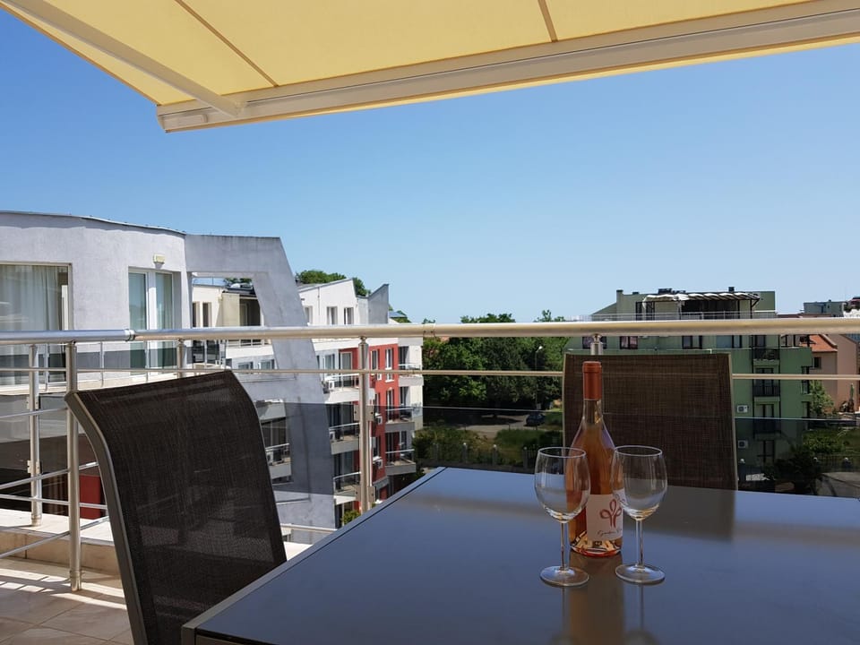 View (from property/room), Balcony/Terrace, Sea view