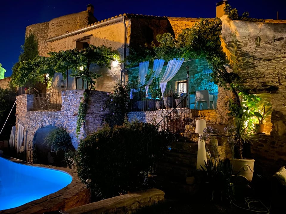 Property building, Garden view, Swimming pool
