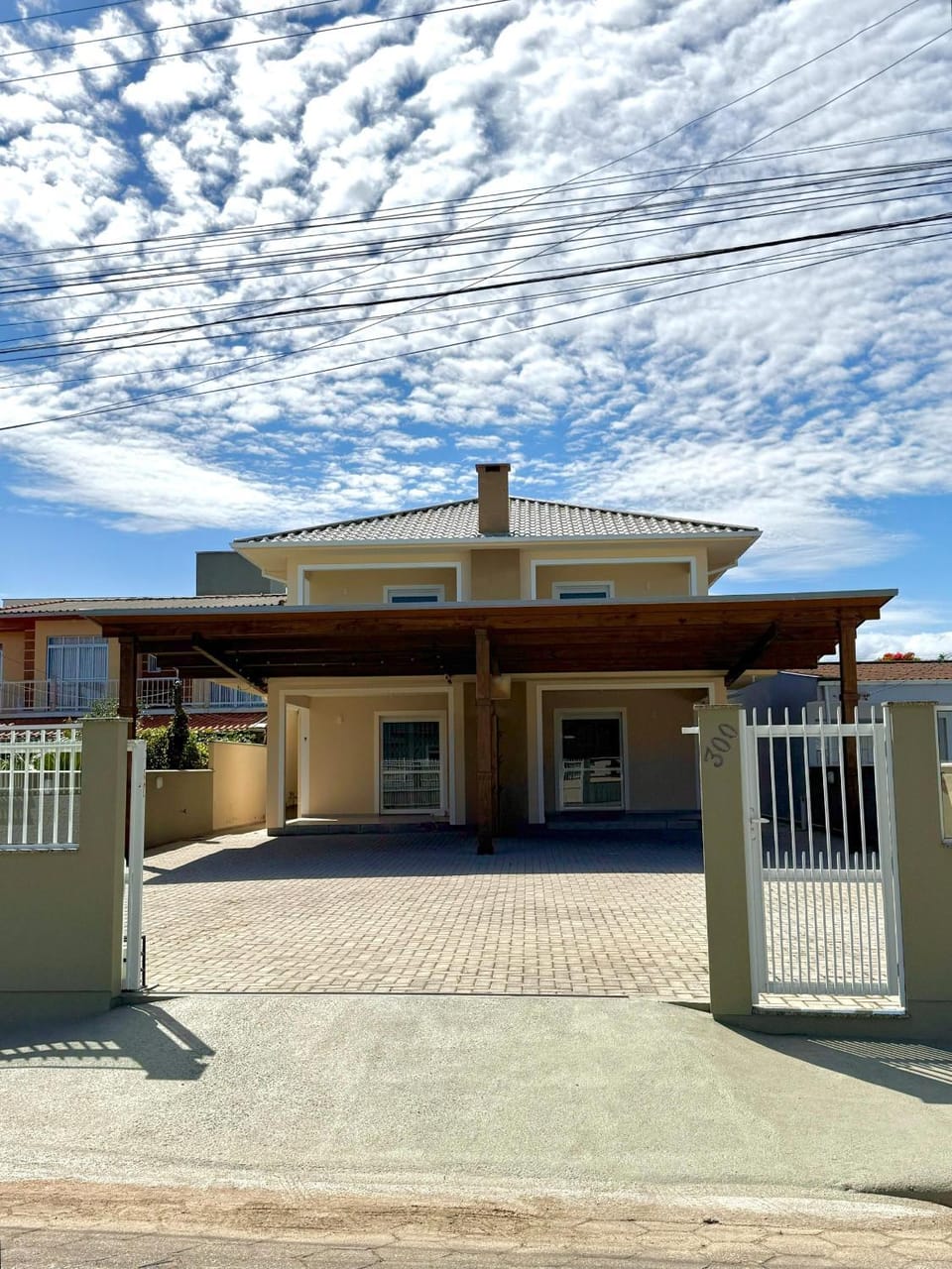 Property building, Facade/entrance, Off site