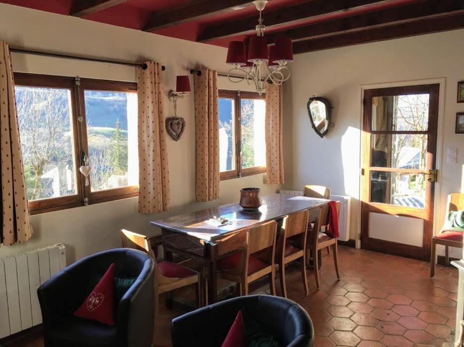 Chalet Lou Griou Chalet in Auvergne-Rhône-Alpes