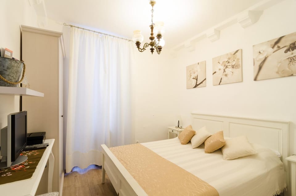 Dubrovnik Old Town Charming Room Bed and Breakfast in Dubrovnik