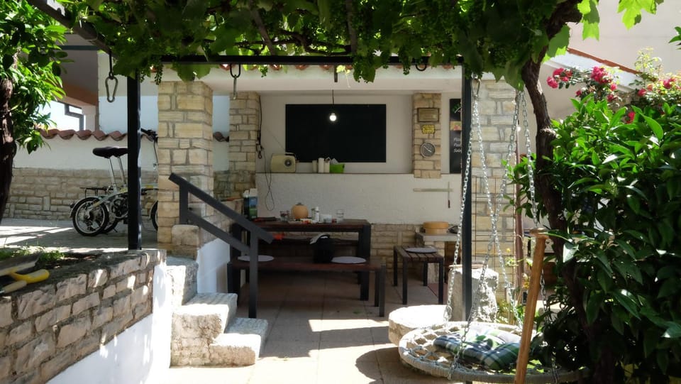 BBQ facilities, Inner courtyard view