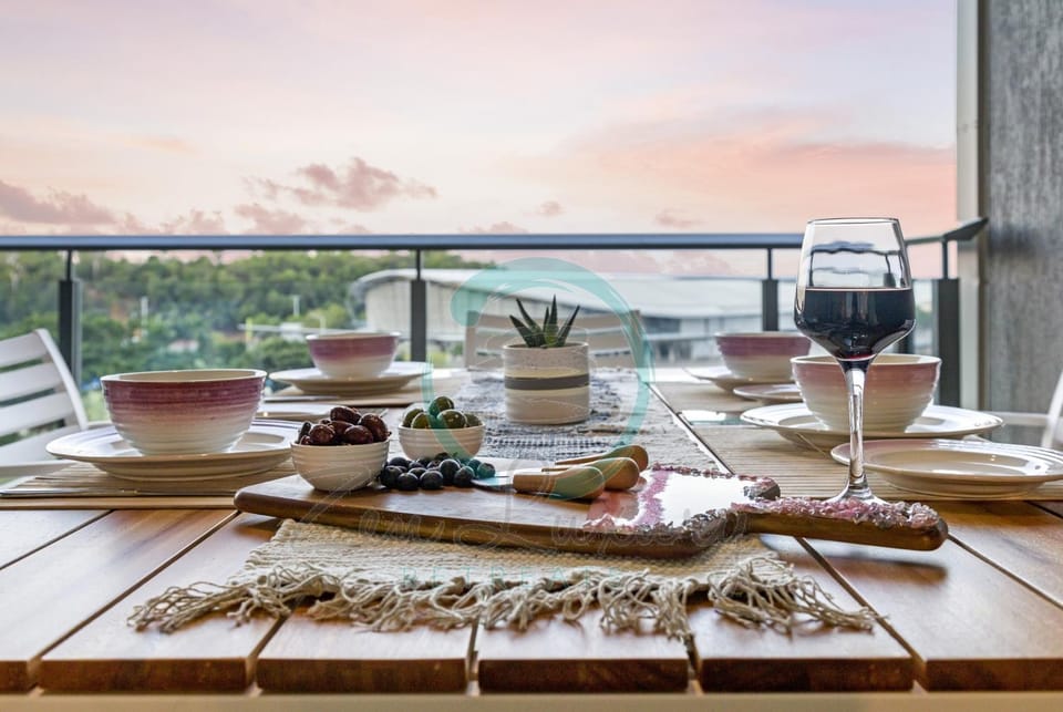 ZEN PENINSULA - Darwin's Prestigious WaterFront Retreat House in Darwin