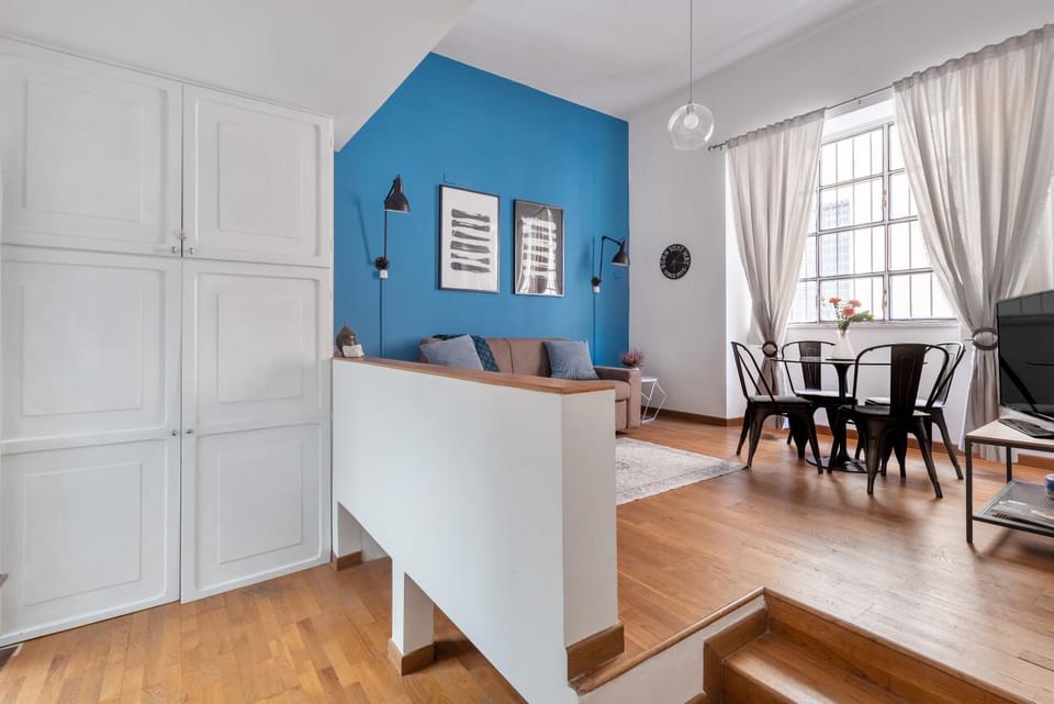 TV and multimedia, Living room, Seating area, Dining area