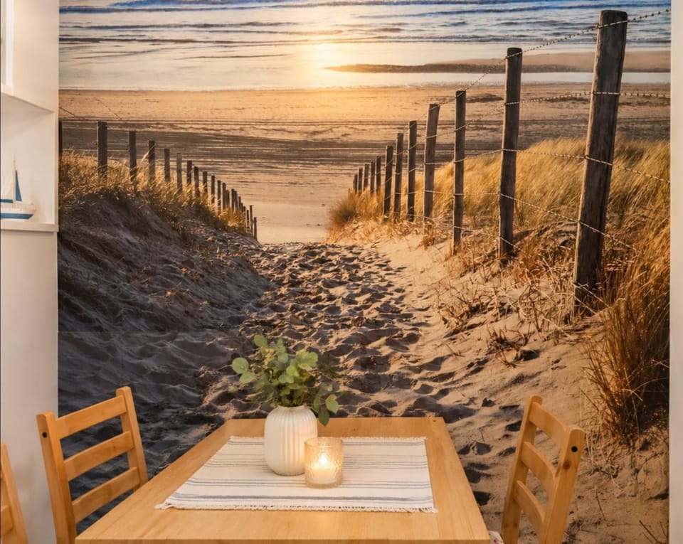 Communal lounge/ TV room, Living room, Dining area