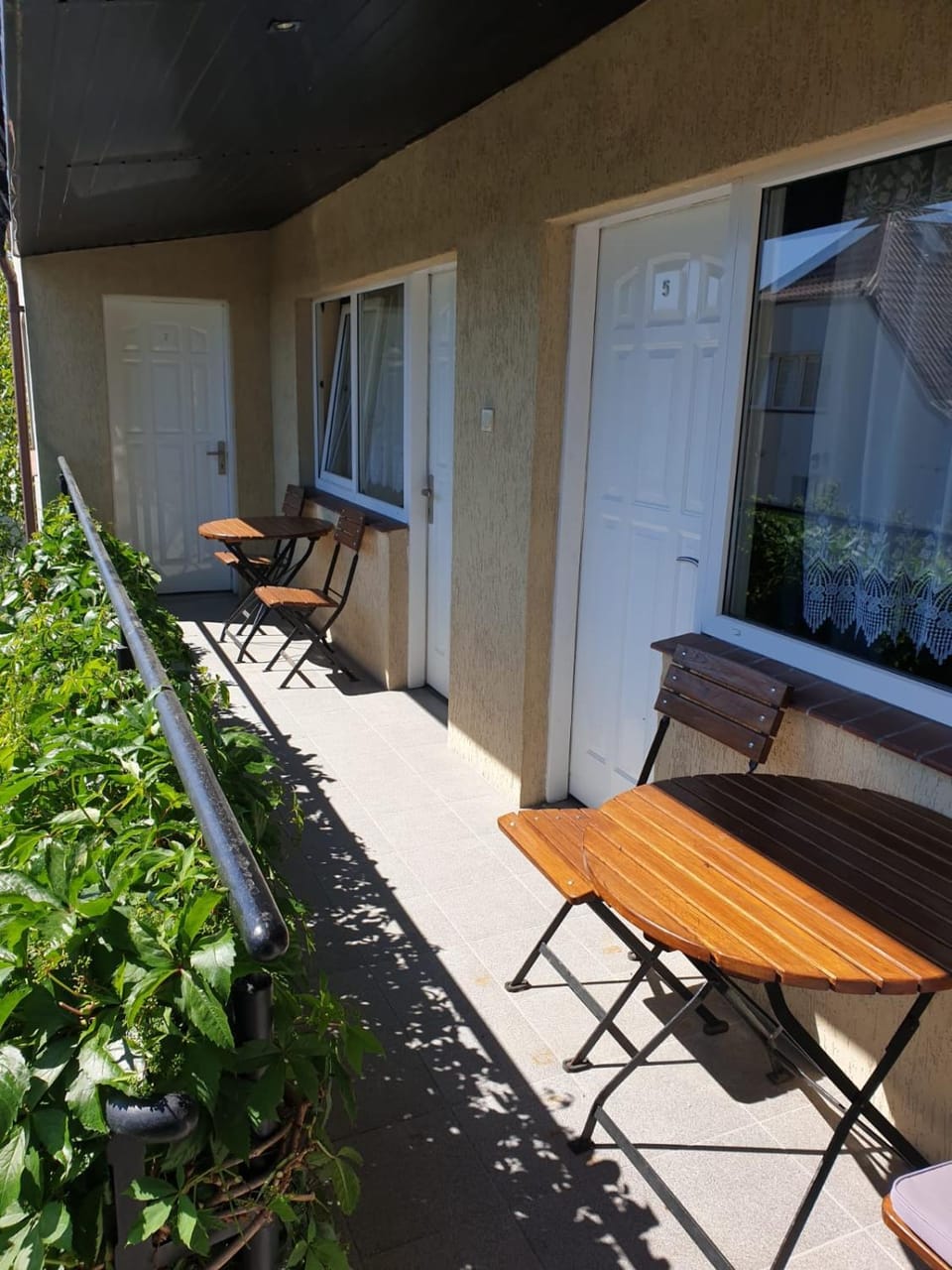 Facade/entrance, Balcony/Terrace