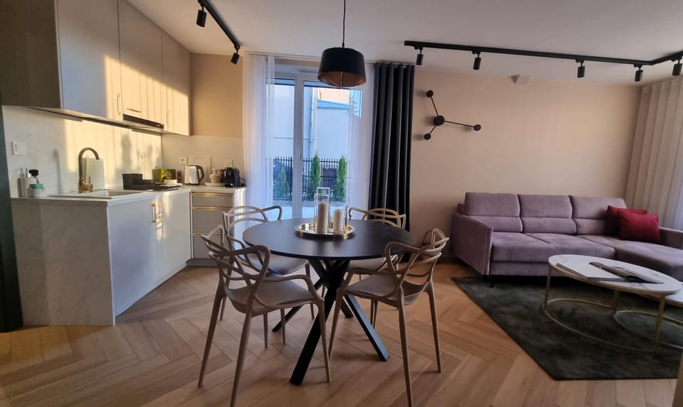 Kitchen or kitchenette, Living room, Seating area