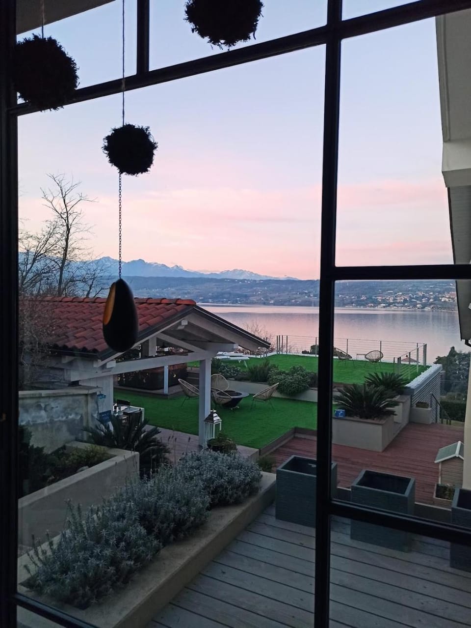 Living room, Garden view, Garden view, Lake view, Lake view