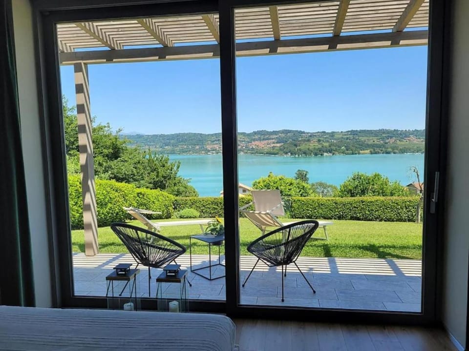 Patio, Day, Natural landscape, Garden, View (from property/room), Balcony/Terrace, Photo of the whole room, Garden view, Lake view, Mountain view, sunbed, air conditioner