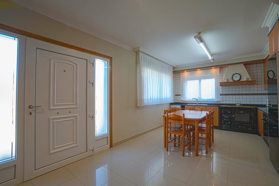 Lobby or reception, Communal kitchen
