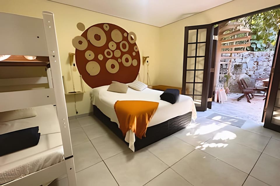 Refuge between beach and nature in Ilhabela Chalet in State of São Paulo