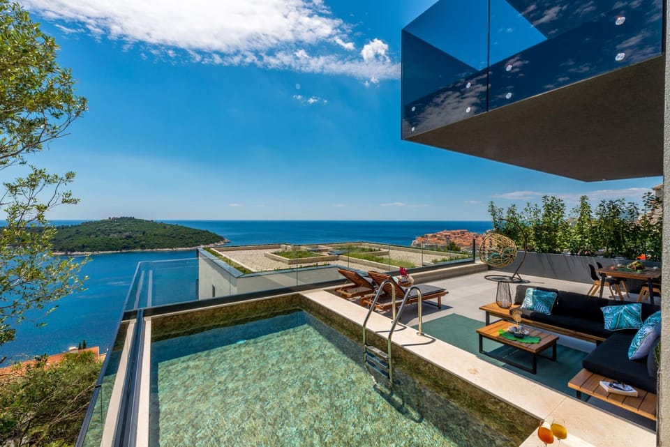 Balcony/Terrace, Swimming pool
