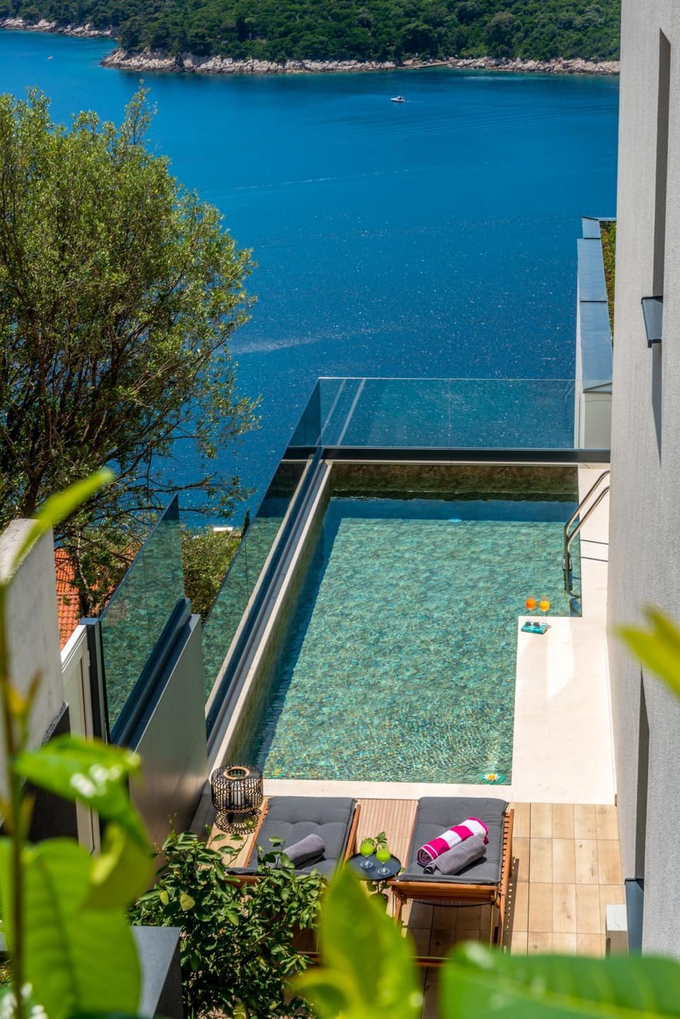 Pool view, Sea view, Swimming pool