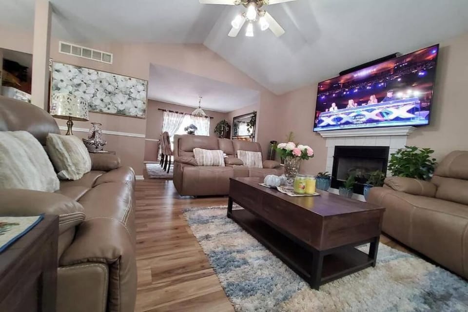 Living room, Seating area