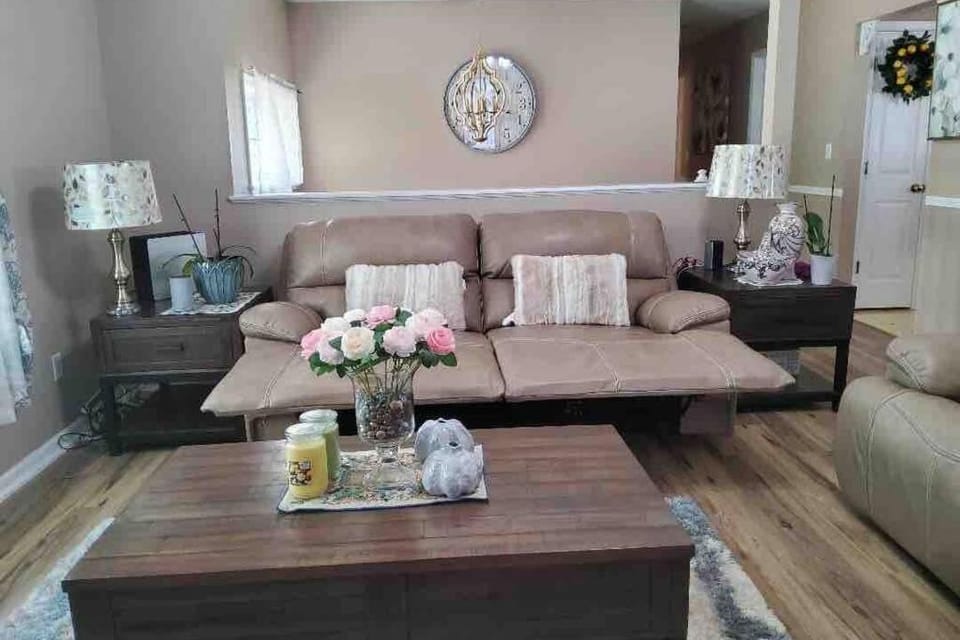 Smart Entire Loft, 3 br, 2 bath, with 3 tv House in Columbia