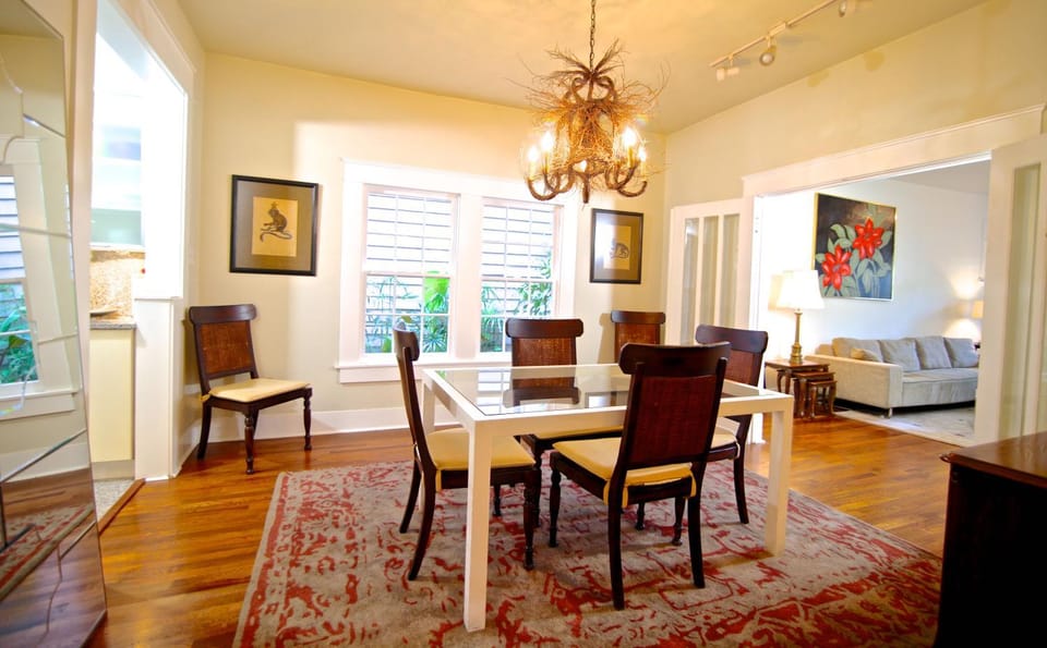 Refuge in the Heart of Montrose Apartment in Houston
