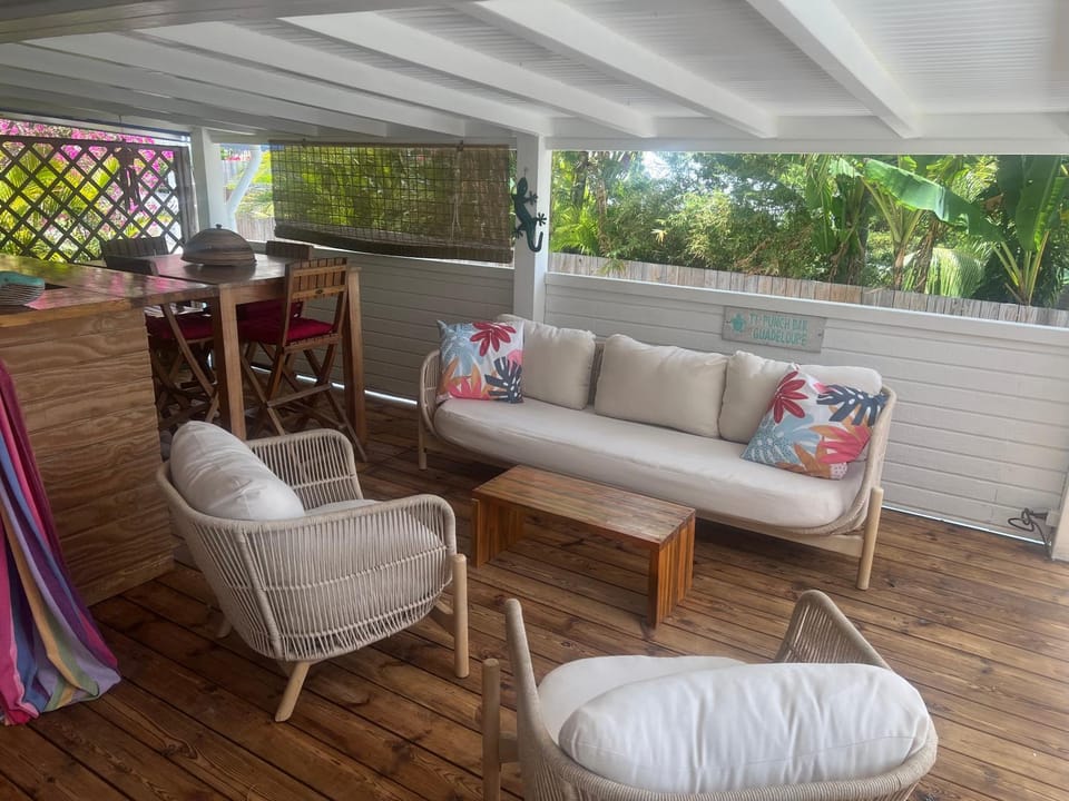 Patio, Day, Balcony/Terrace, Living room, Seating area