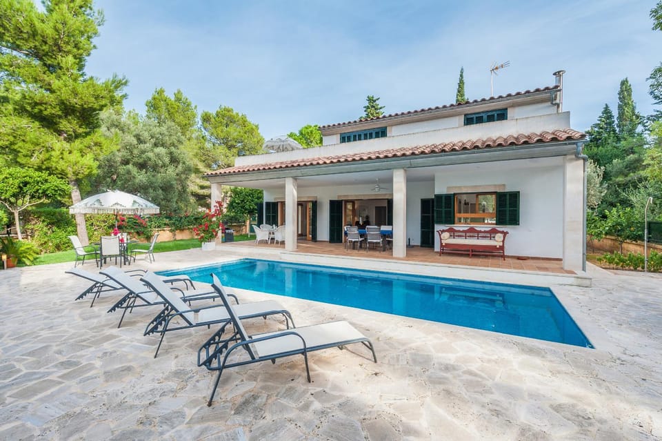 Property building, Floor plan, Swimming pool