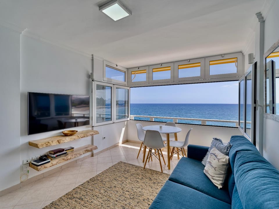 Living room, Sea view