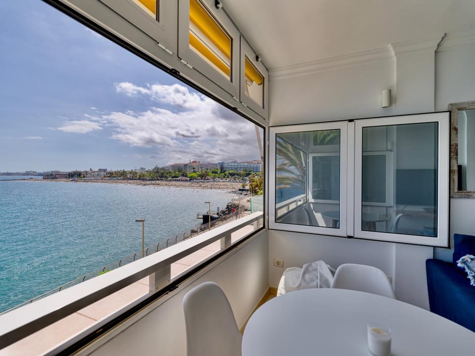 Dining area, Beach