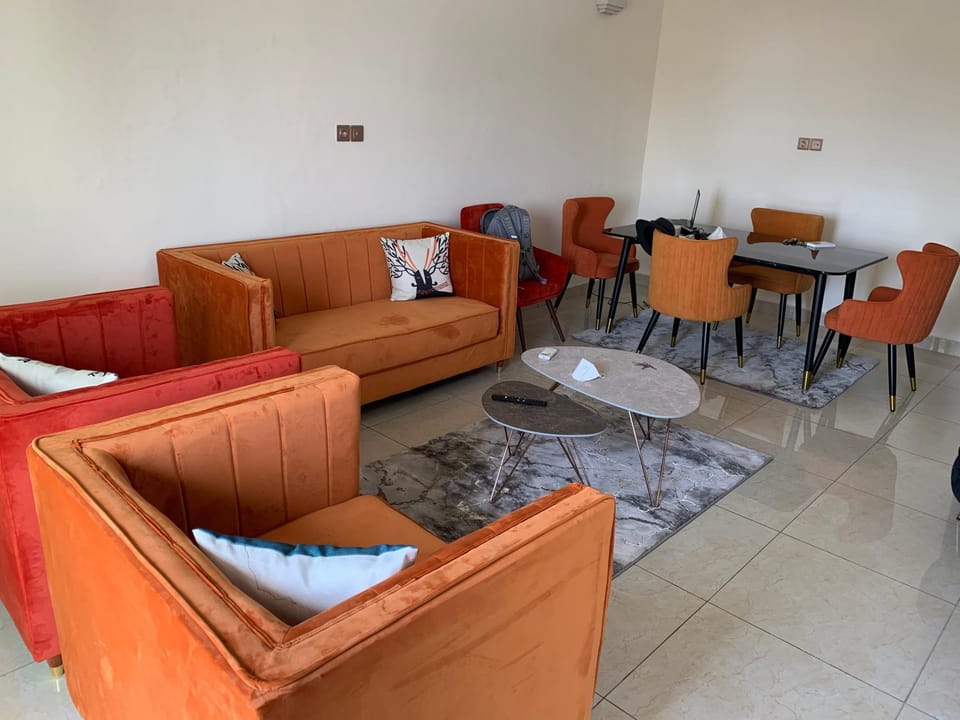 Appartement chic et moderne wifi Starlink Apartment in Douala