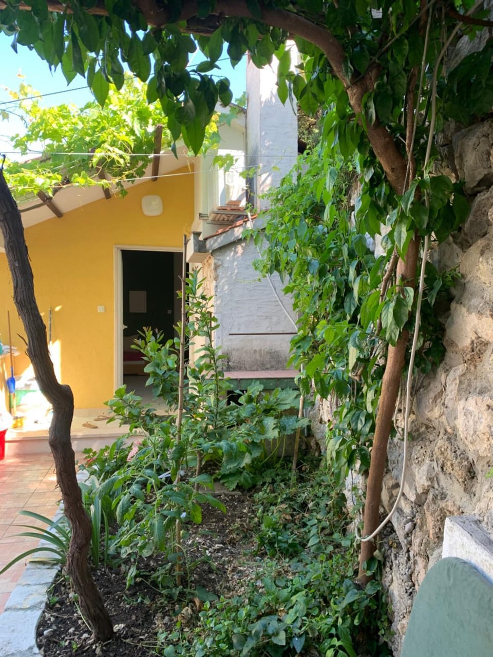 Garden bungalow by the Sea Apartment in Split-Dalmatia County