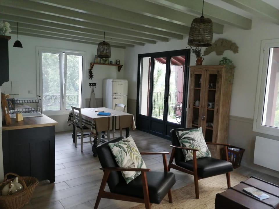 Living room, Dining area