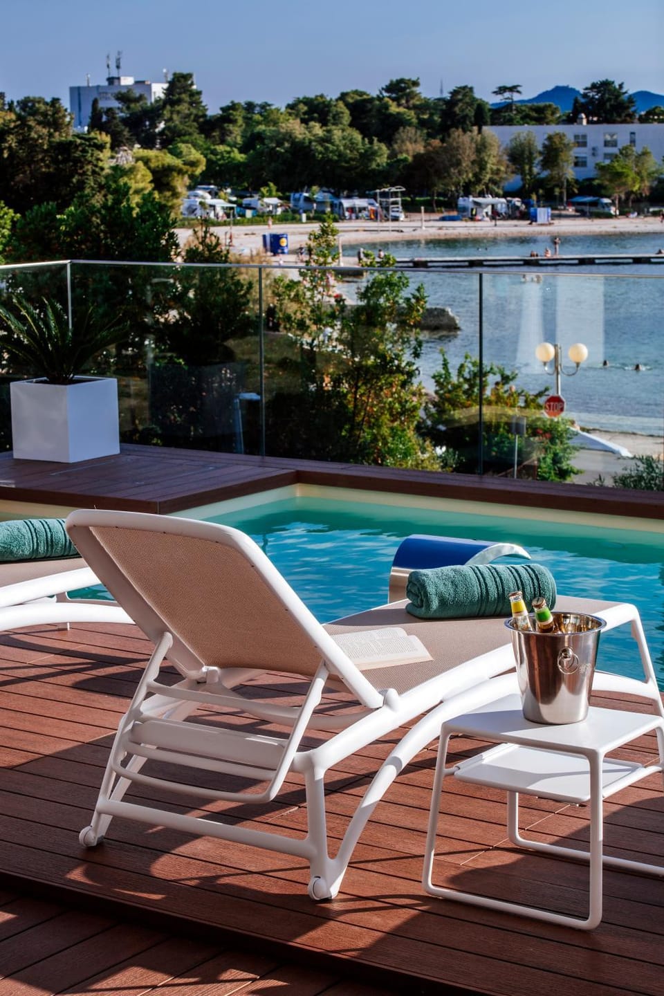 Day, View (from property/room), Balcony/Terrace, Pool view, Swimming pool, sunbed