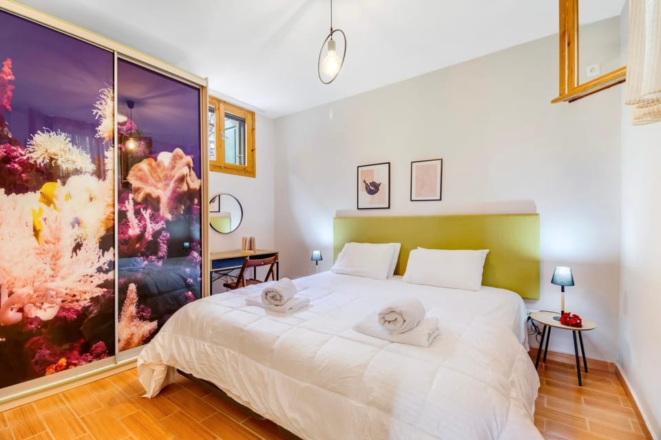 Bed, Bedroom